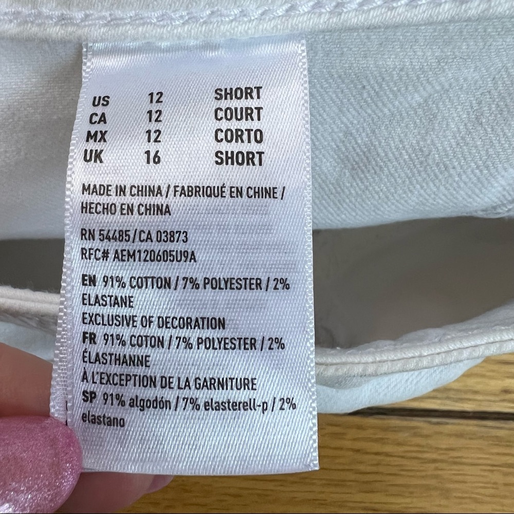 One of a kind American Eagle white super stretch cutoff jean shorts - Picture 9 of 9